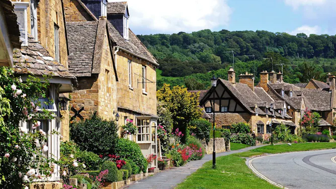 10 Reasons to Explore England’s Cotswolds