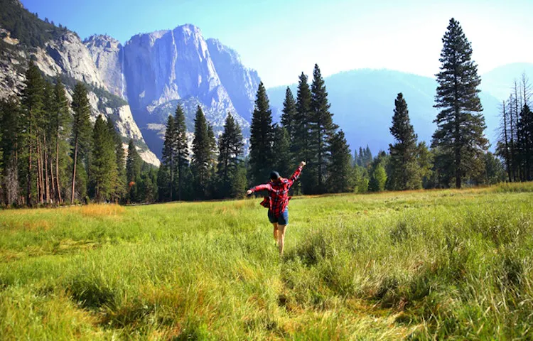 happy traveler hiking U.S. National Parks