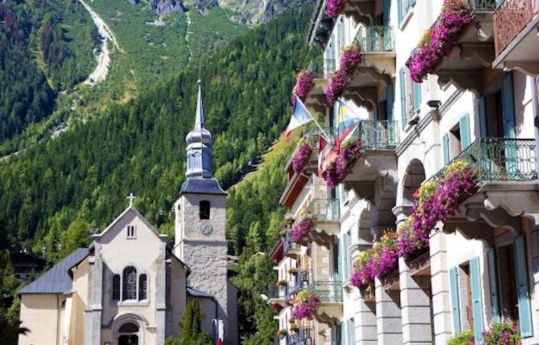 City view of incredibly beautiful fairy tale hamlets that tourists visit in the Alps