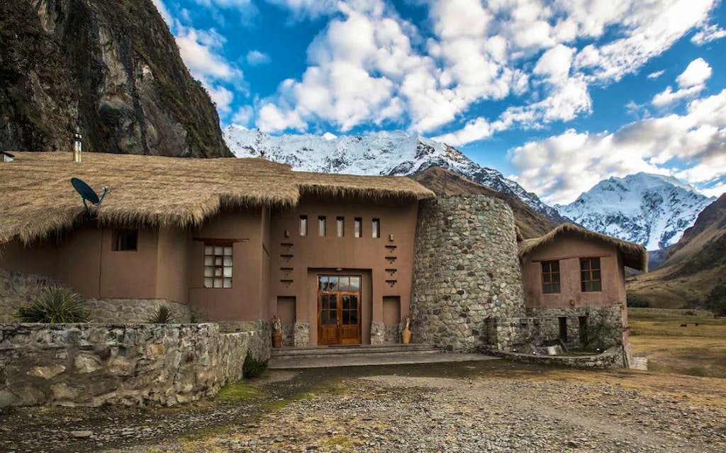 Overnight stay at the rustic Salkantay Lodge in a lodge to lodge guided tour to Machu Picchu via the Salkantay trail