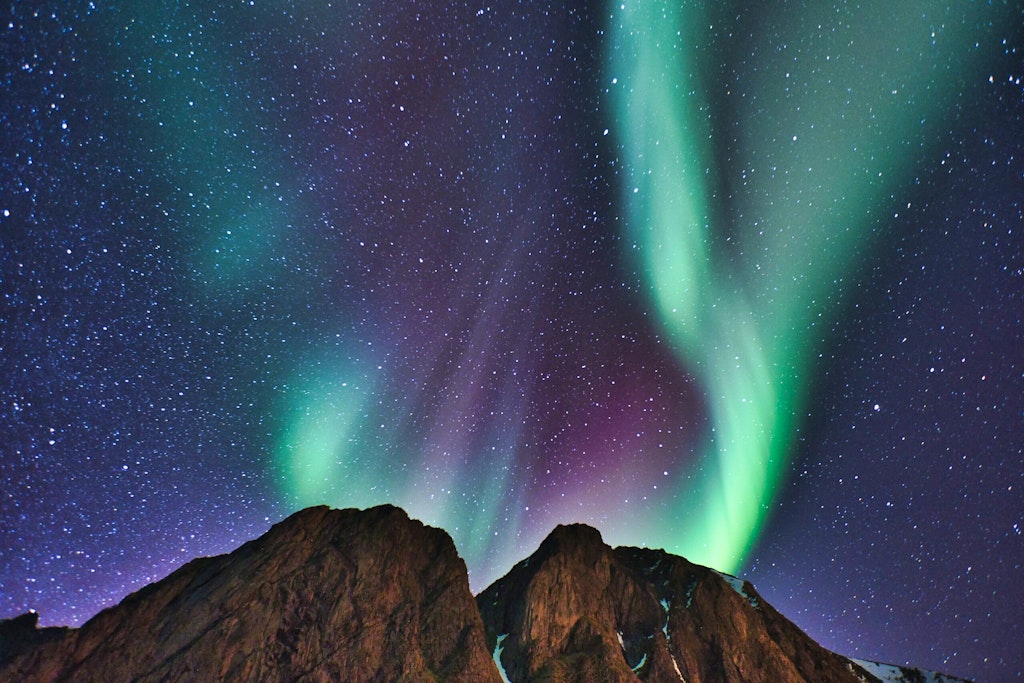 Spotting the northern lights in the skies 