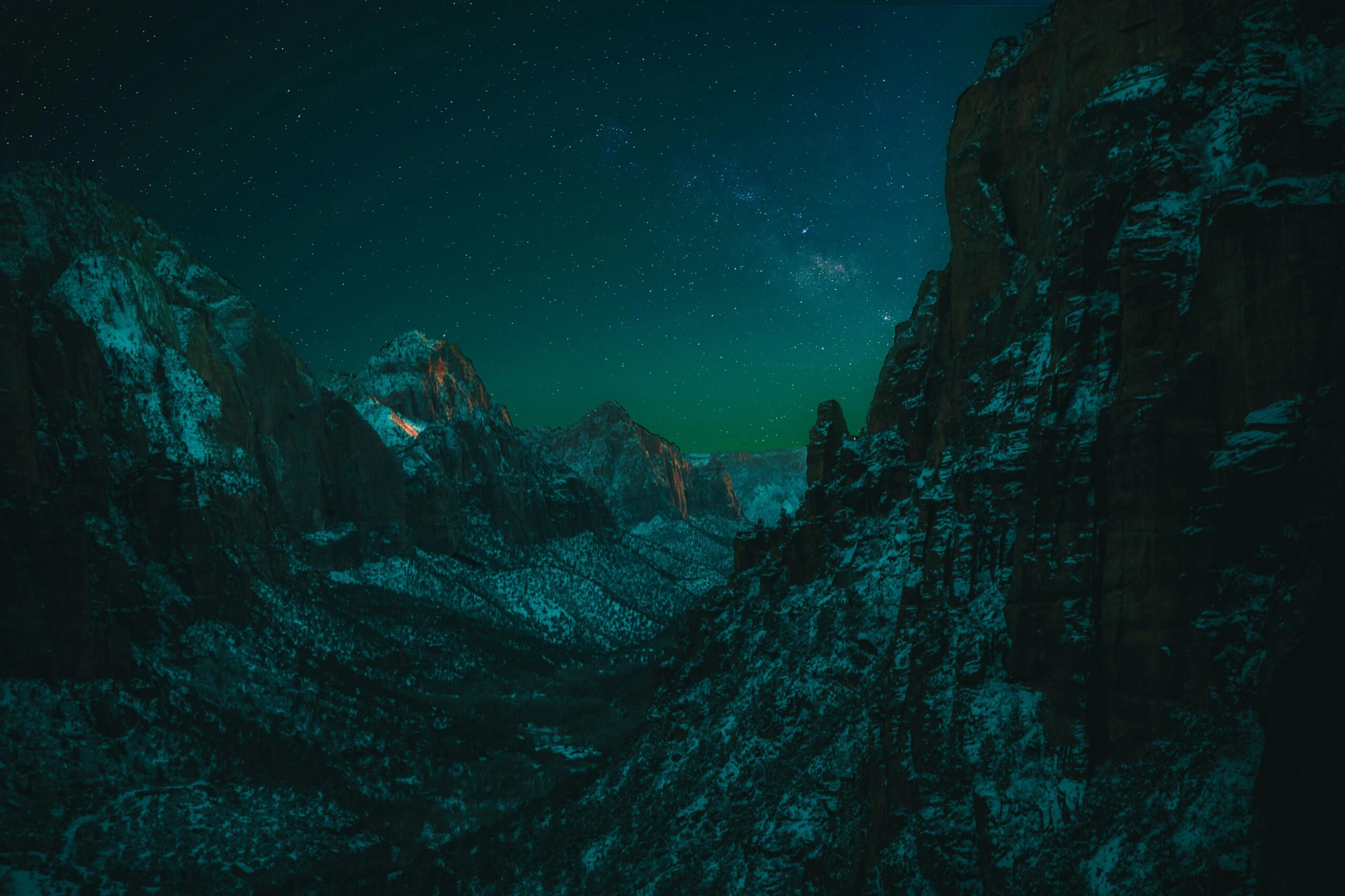 travel to Zion National Park in Utah for the most scenic night views