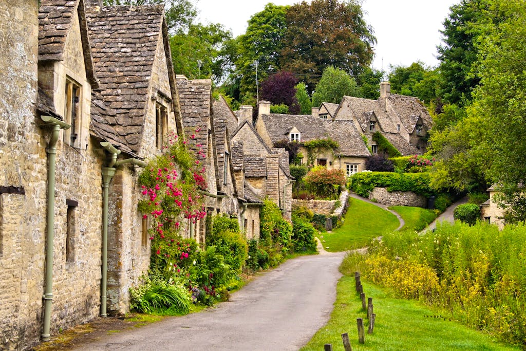 enter the village of the picturesque Cotswolds during your England scenic walk tour
