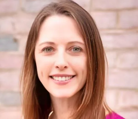 Michelle younis a travel agent from frosch travel