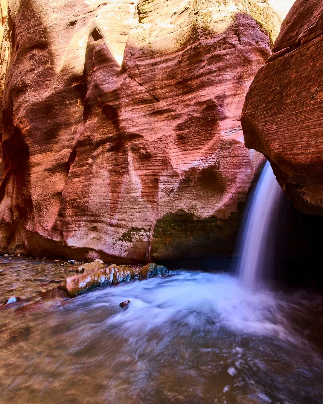 going canyon exploring in Kanarra Falls in Utah