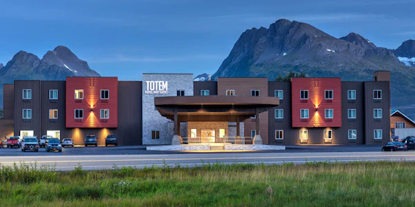 Totem Hotel and Suites