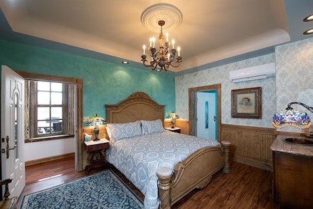 Big Bend Holiday Hotel