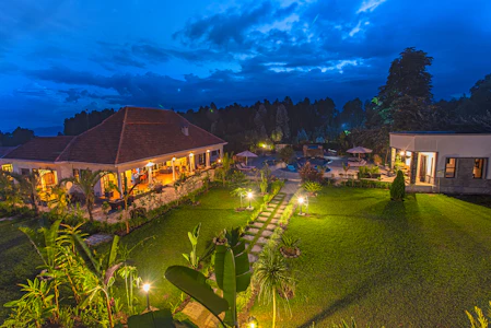 Five Volcanoes Lodge