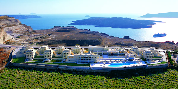 The Majestic Hotel Santorini