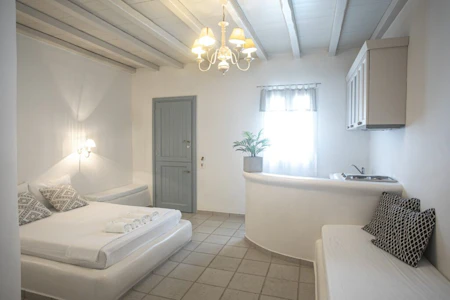 Onar Hotel and Suites