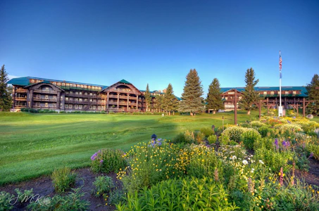 Glacier Park Lodge
