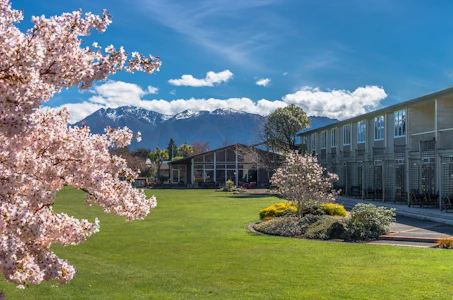 Distinction Te Anau Hotel and Villas