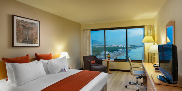 Crowne Plaza Muscat
