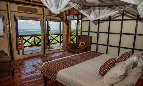 Twin Lakes Lodge