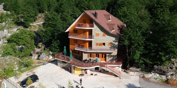 Villa Dini, Albania