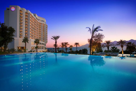 Akra Hotel