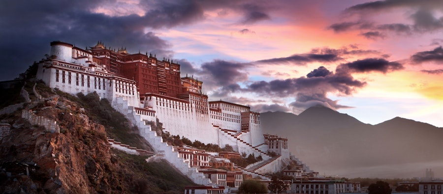 Bhutan, Nepal, Tibet Himalayan Passages Hiking Tour
