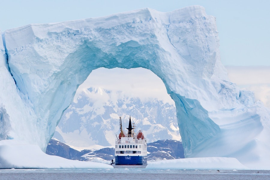 Antarctica Fly & Adventure Cruising Tour