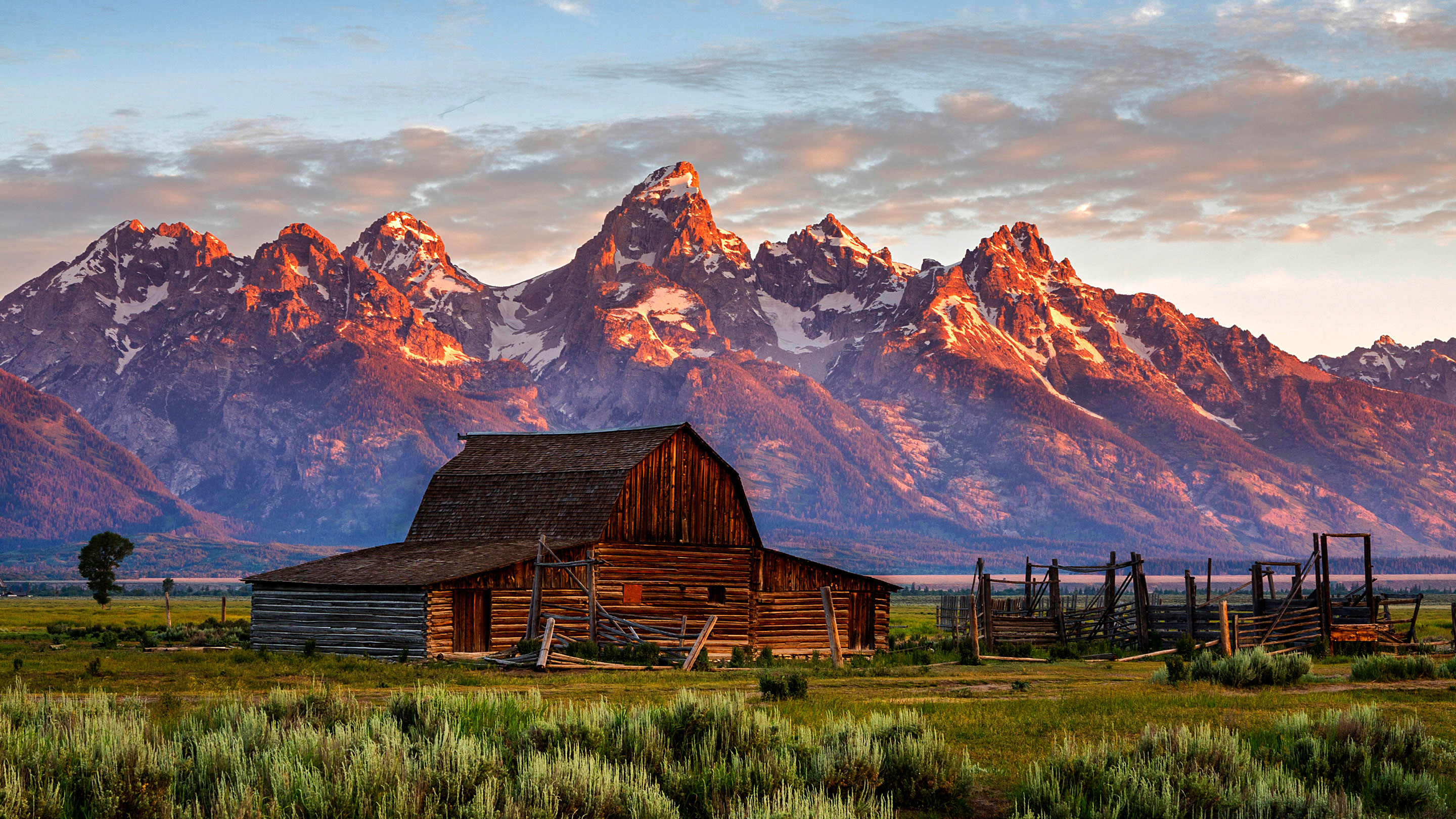 Yellowstone & Grand Teton National Parks Custom Adventure