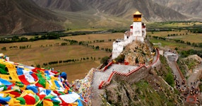 Bhutan, Nepal, Tibet Himalayan Passages Hiking Tour
