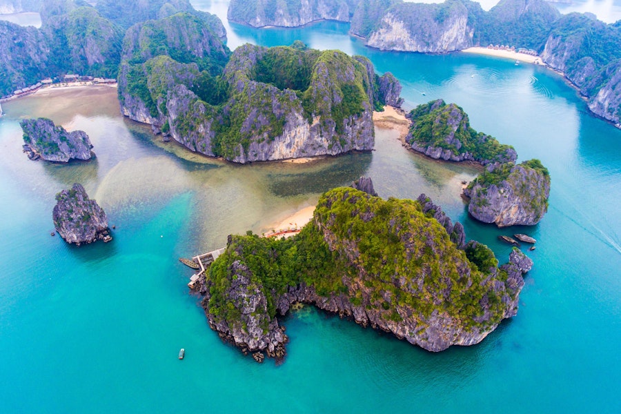 Vietnam Mountains & Bay Multi-Adventure Tour